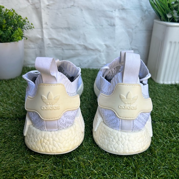 ADIDAS MD R1 PRIMEKNIT
Ftw White/ Ftw White/ Grey One men size 11 gently used - Picture 12 of 16